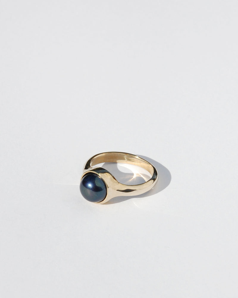 Colina Ring with Black Pearl